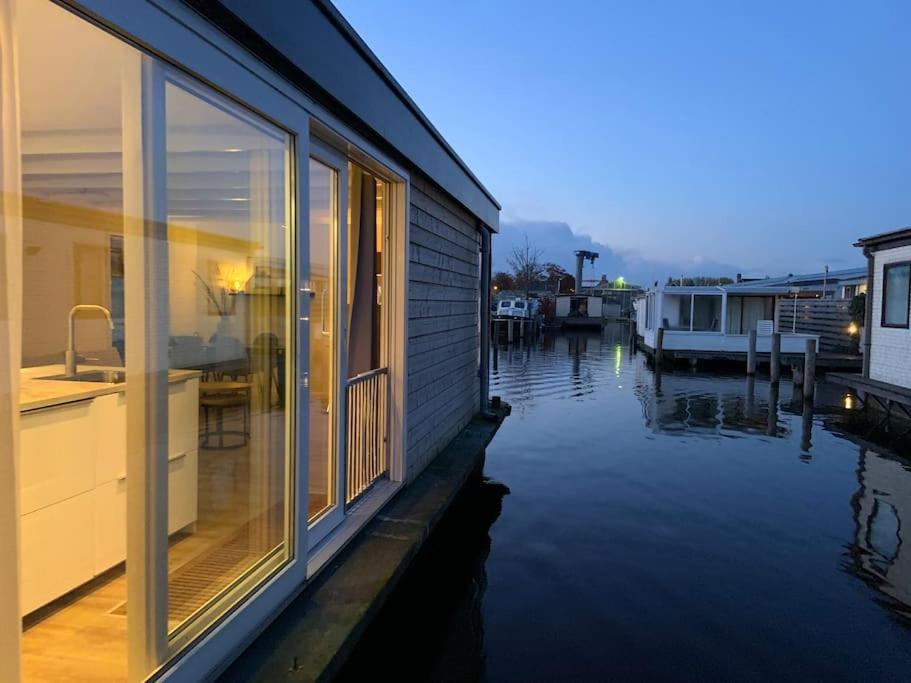 Quiet Waterloft Near Amsterdam And Schiphol Ws17 호텔 알스메르 외부 사진
